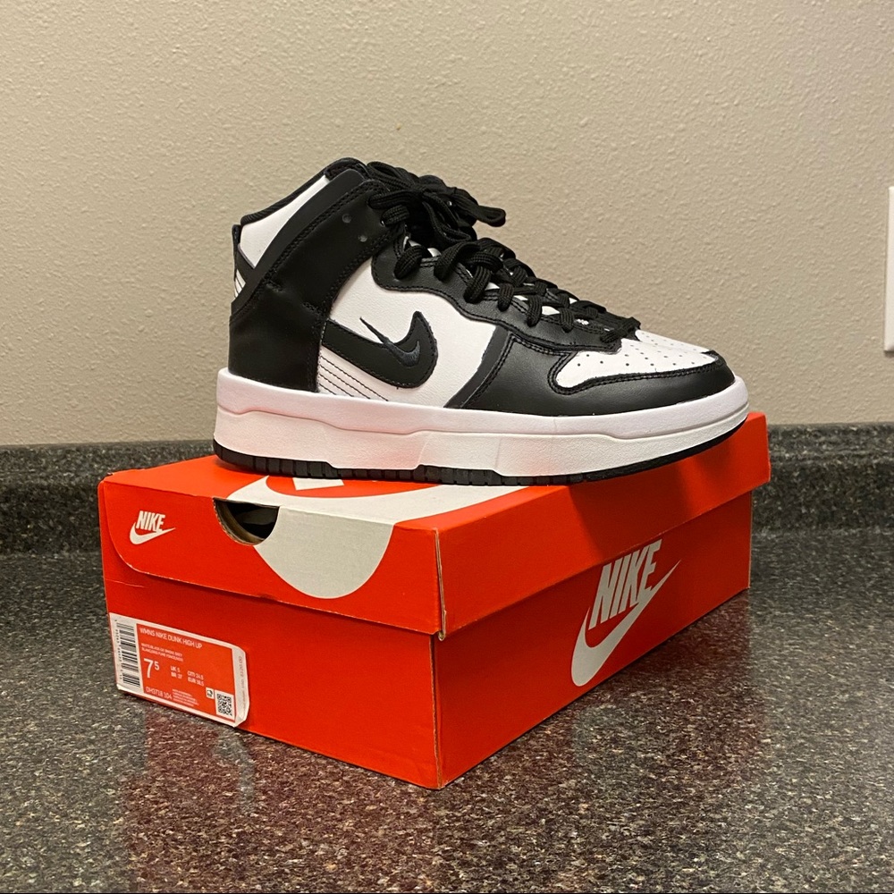 Womens Nike Dunk High Up